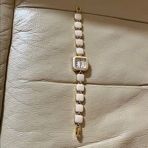 L👀K Pretty Elegant Enamel Cream and Gold Accents Women's Watch- Works great